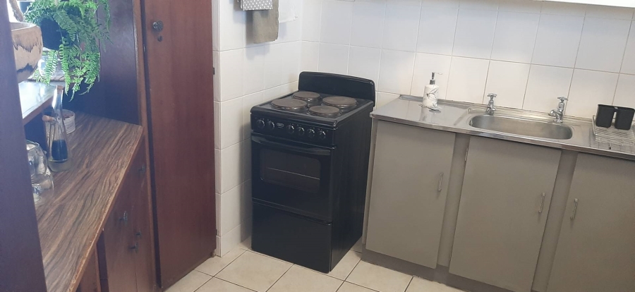 1 Bedroom Property for Sale in Loevenstein Western Cape